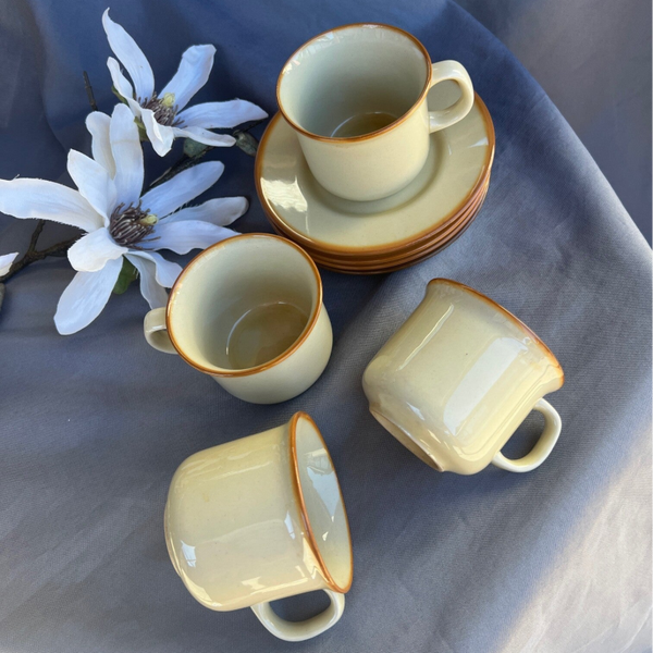 4 kopjes met schotels , made in Poland (Tutowice jaren ’70)
