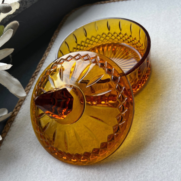 Amberkleurige bonbonnière met deksel  (jaren ’70)