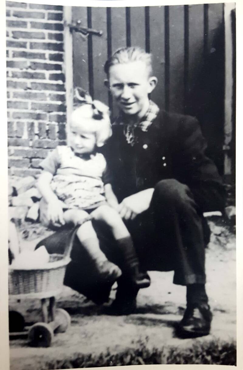 Lute met Joukje (jaartal mogelijk 1944)