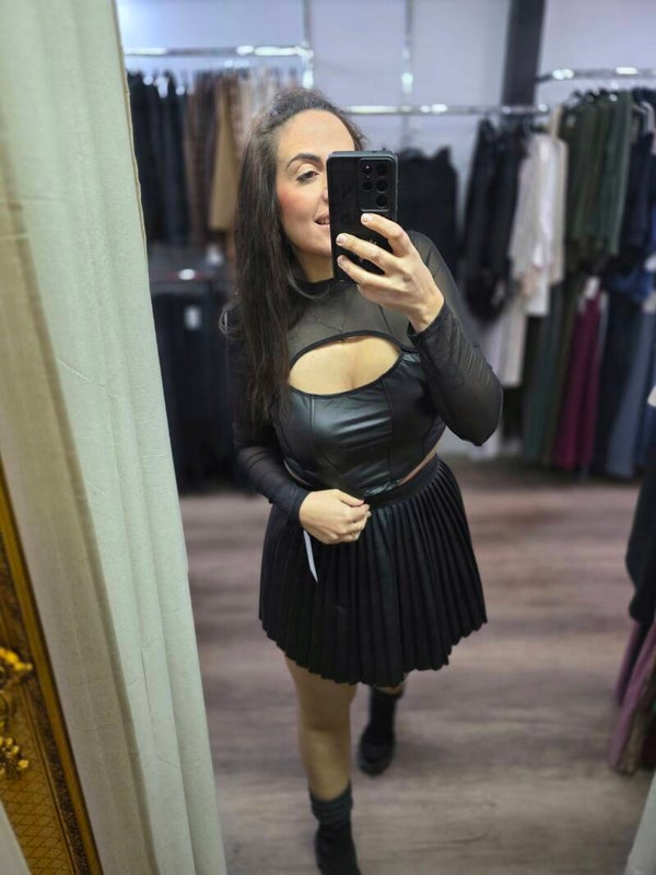 Falda pliegues polipiel