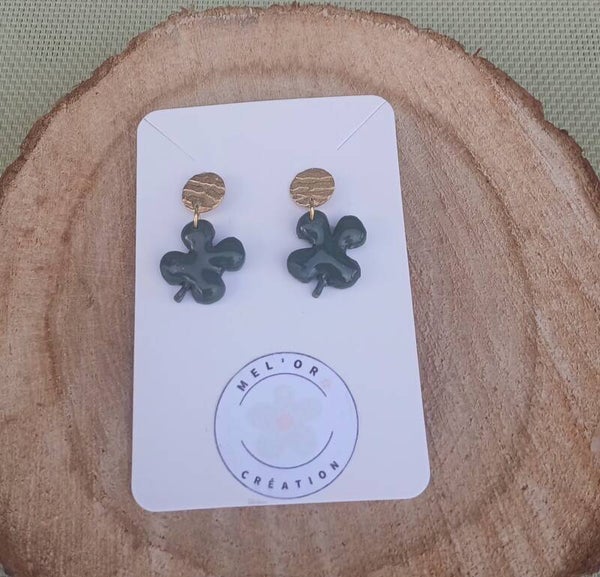 clou d oreilles
