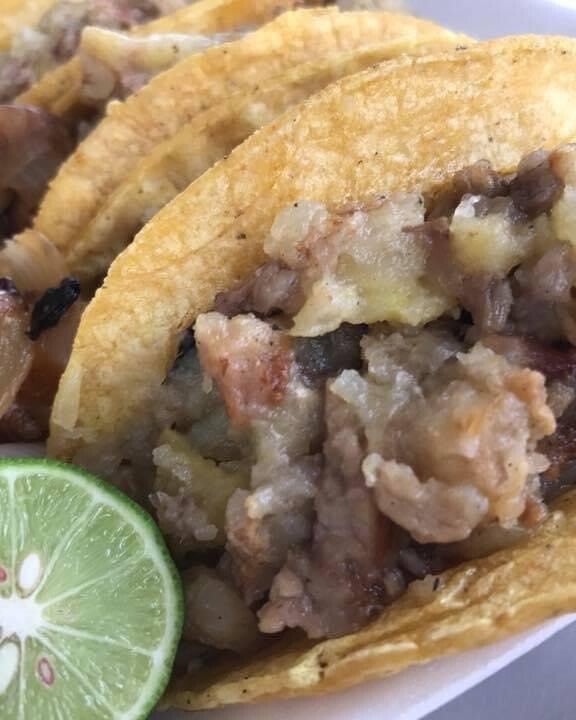 Taco de papa asada con carne