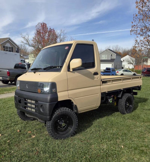 2005 Mitsubishi Minicab U62T