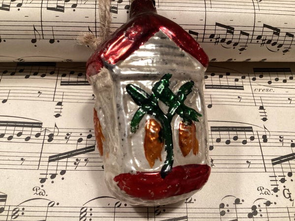 Antieke kerstbal huisje met klok voorkant en plant achterkant 8 cm