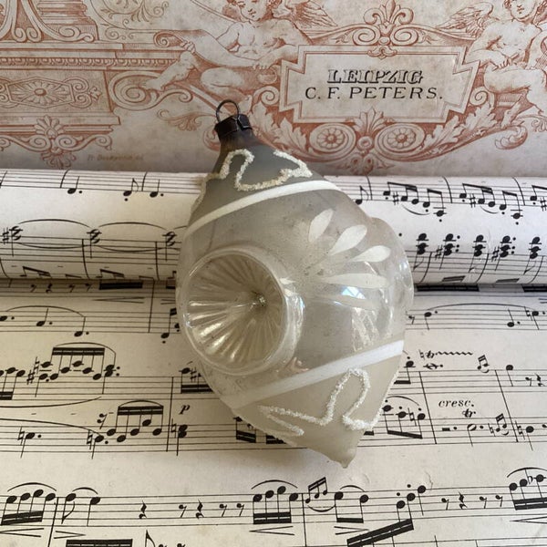 Antieke kerstbal pegel deukbal 3 deuken, zeer fraai! 9x6 cm