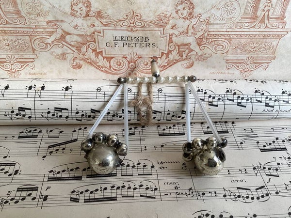 Antieke kerstbal gablonzer weegschaal 8x8x3 cm