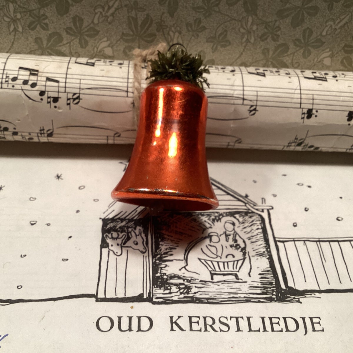 Antiek kerst klokje met klepel 5 cm oranje puurnostalgie.nl