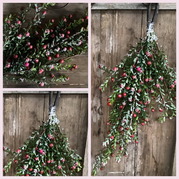 Grote bessentak berijpt, fraaie kunst wintertak met ophanghaak 50 cm lang