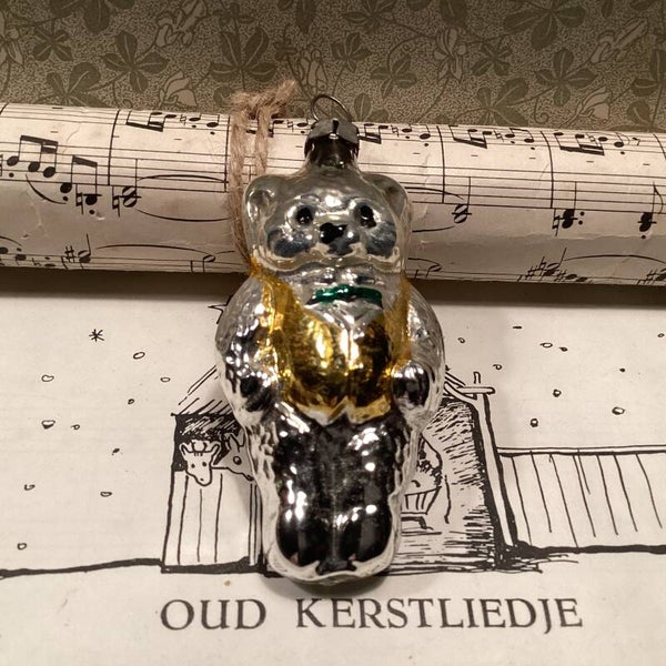 Antieke kerstbal beer geel vestje 8 cm