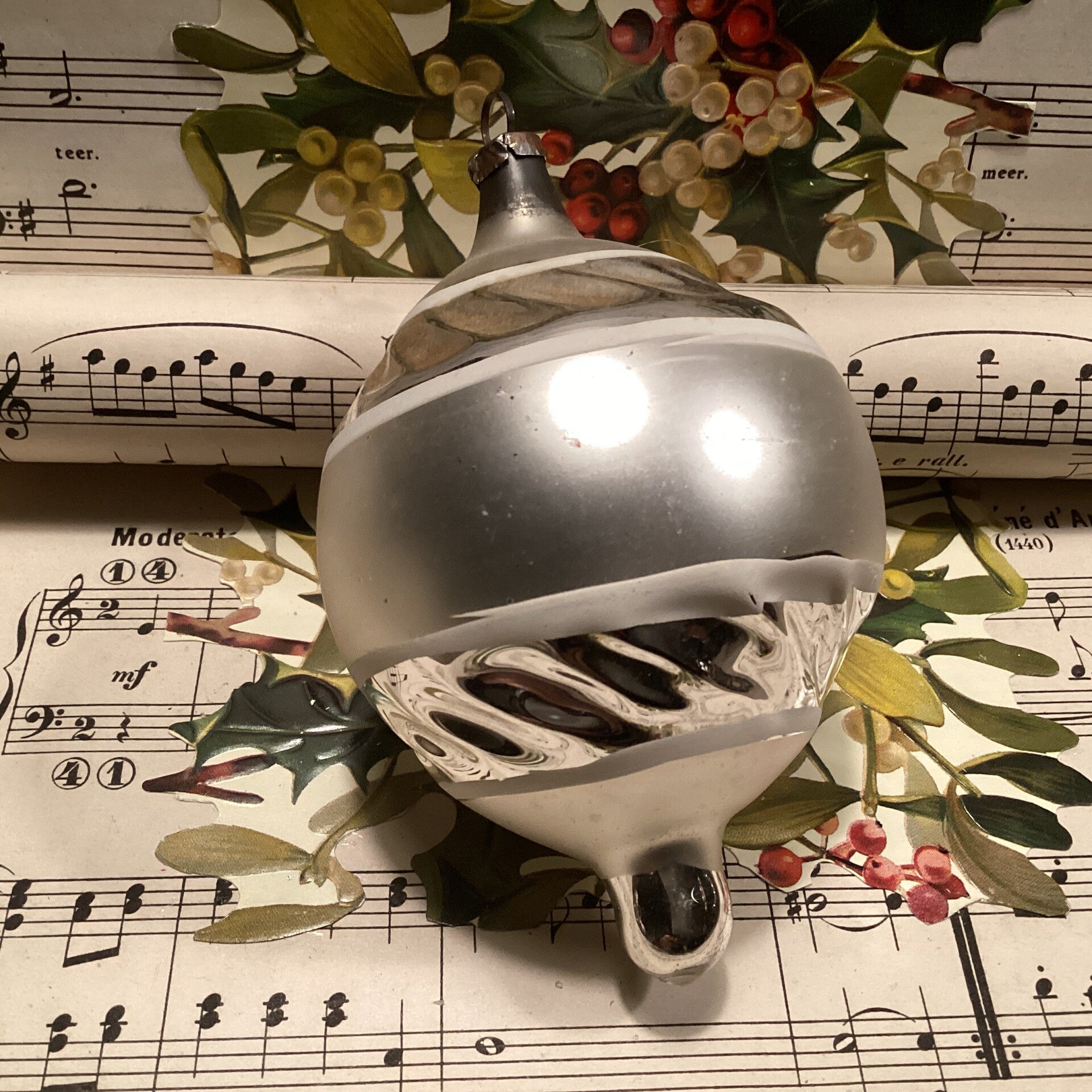 Antiek ornament deukbal bolle pegel 10 cm