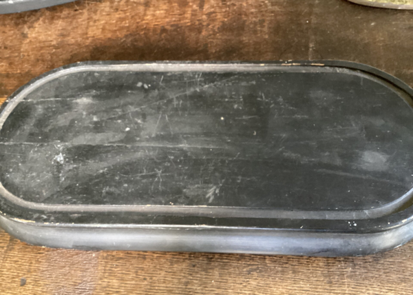 Groot ovaal antiek onderbord voor stolp 40x20x6 cm met pootjes