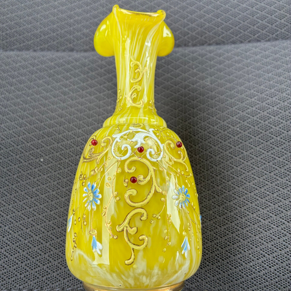 Antiek glazen vaasje met emaille, 12 cm