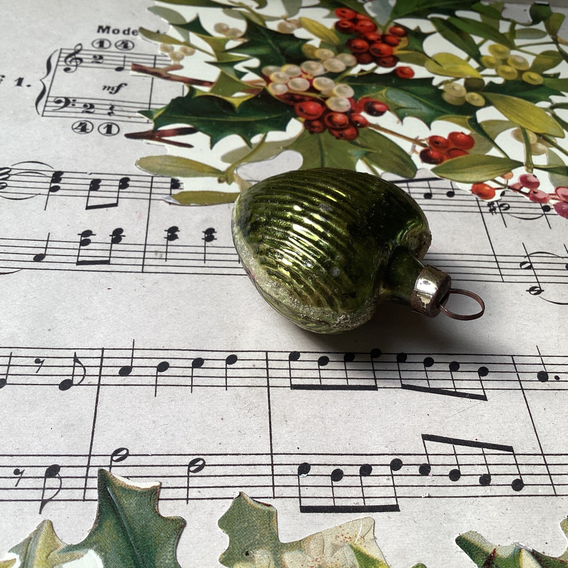 Antiek donkergroen hart met gesuikerde rand 4,5 cm