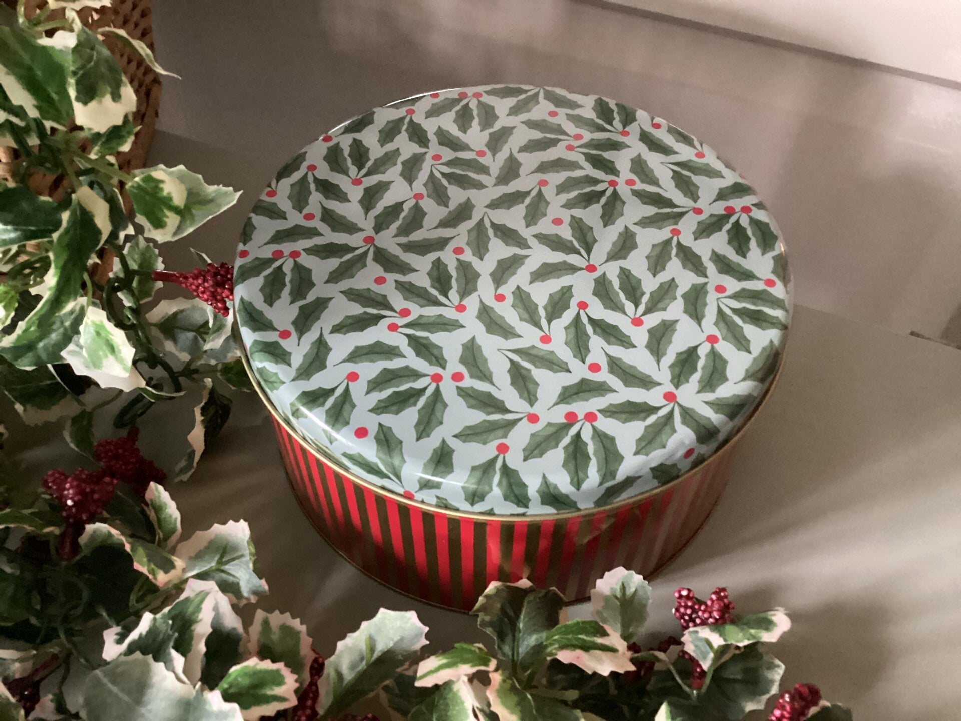 Vintage kerst blik hulst op deksel, 18x9 cm