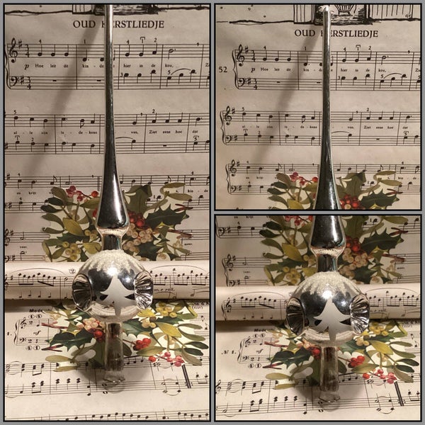 Oude kerst piek 27 cm met 3 deuken, gesuikerde puntkraag rondom en handbeschilderde kerstbomen