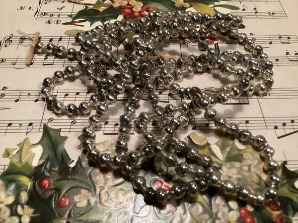 Antieke kerstslinger met dubbele glazen kralen, 1.65 m, diam kraal 0,5 cm