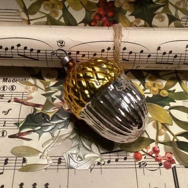 Antieke kerstbal eikel met goudgele hoedje 7 cm