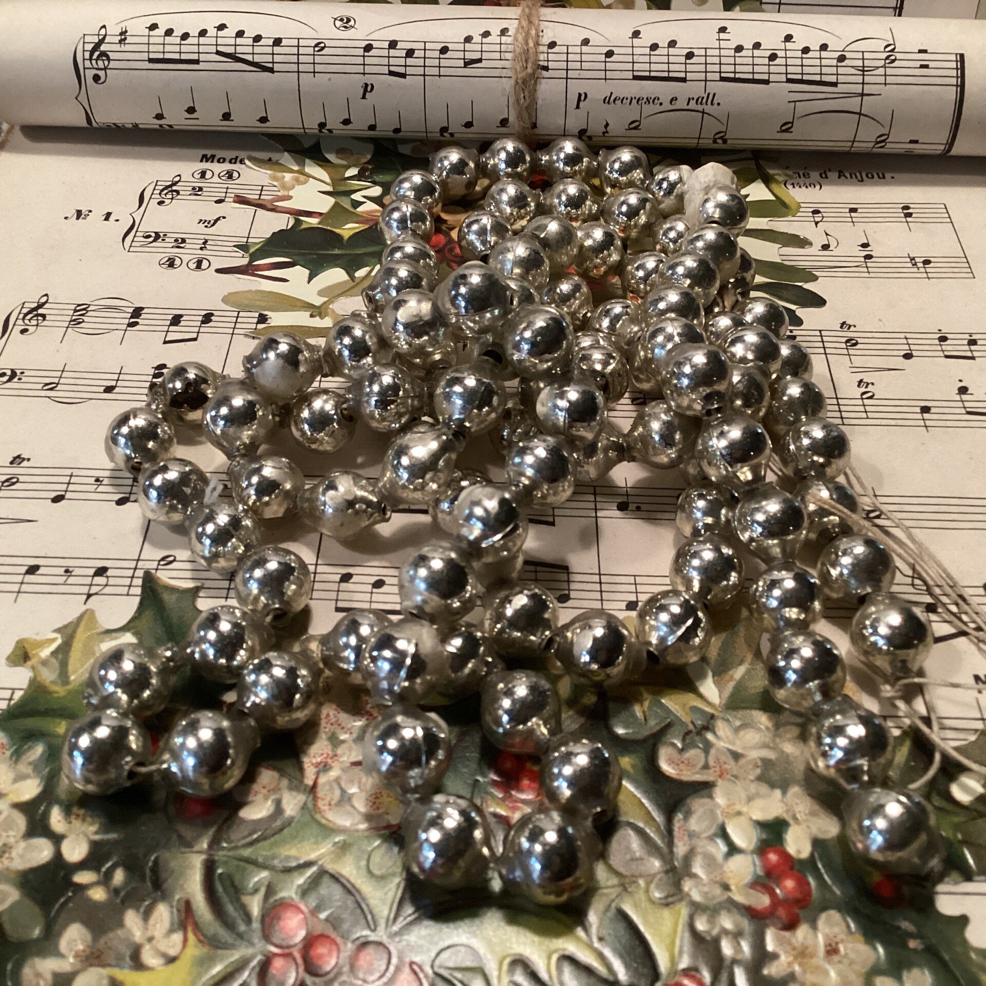 Antieke kerstslinger glas, zilverkl, diam. 1 cm, lengte 1.40 cm