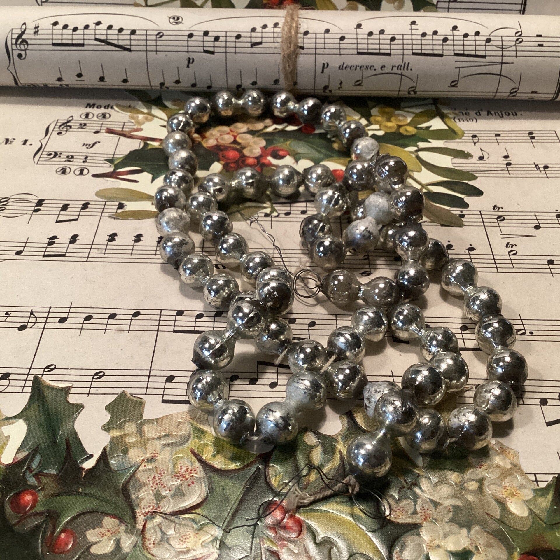 Antieke kerstslinger glas, zilverkl, dubbele kraal, diam.0,6 cm, lengte 75 cm