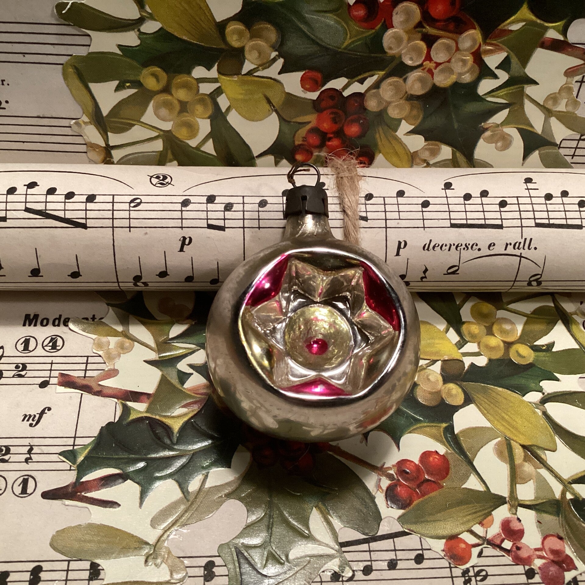 Antieke deukbal 4 cm met mooie sterkern