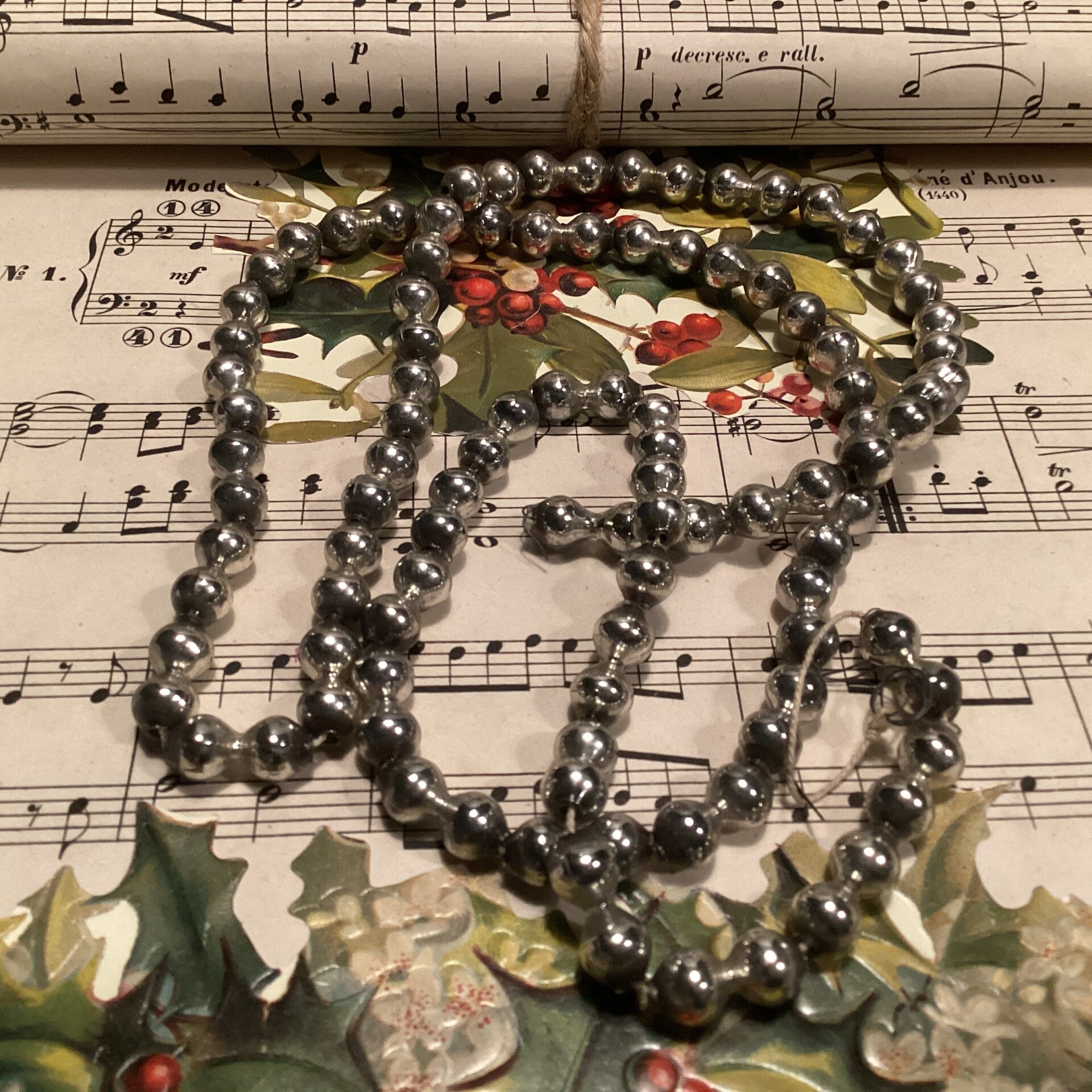 Antieke kerstslinger dubbele kraal zilver diam 0,6 cm, lengte 90 cm