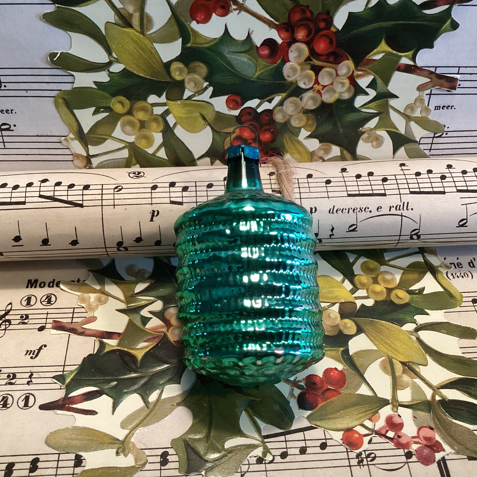 Antieke kerstbal lampion groen