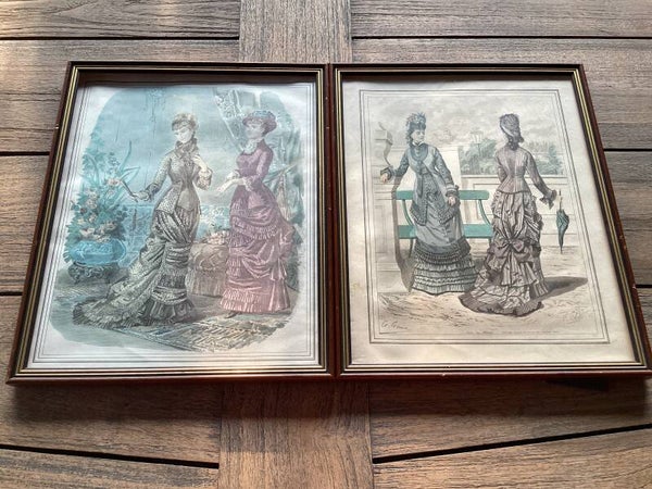 2 prenten Le journal uit de 19e eeuw 35x25 cm incl.lijst en glas