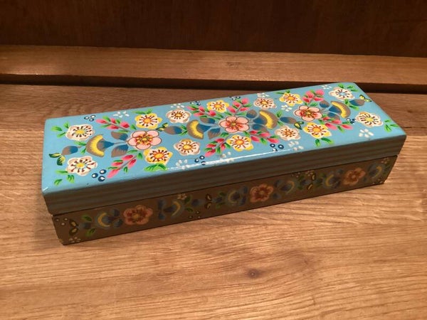 Handbeschilderd doosje met bloemen van hout