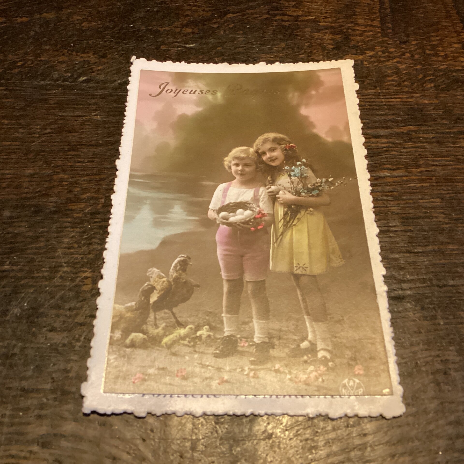 Antieke paaskaart onbeschreven, begin 1900, kinderen met kip en kuikens