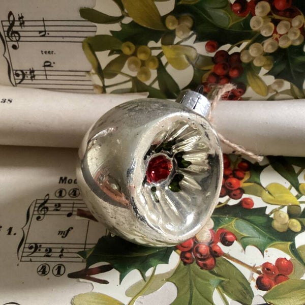 Antieke deukbal groen rode kern, 6 cm