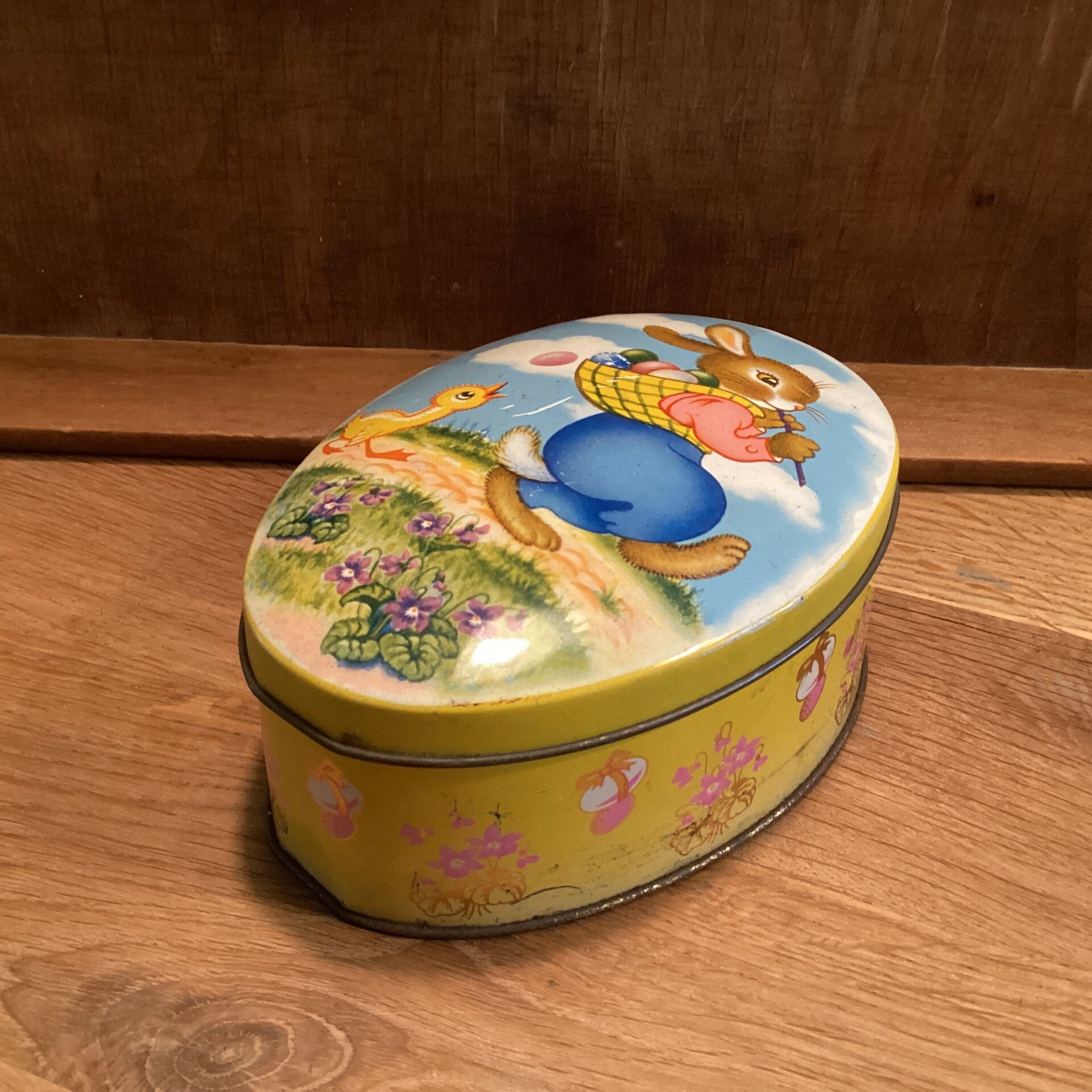 Mooi vintage Cote d’Or ovaal blik 15x11x7 cm paashaas met kuiken