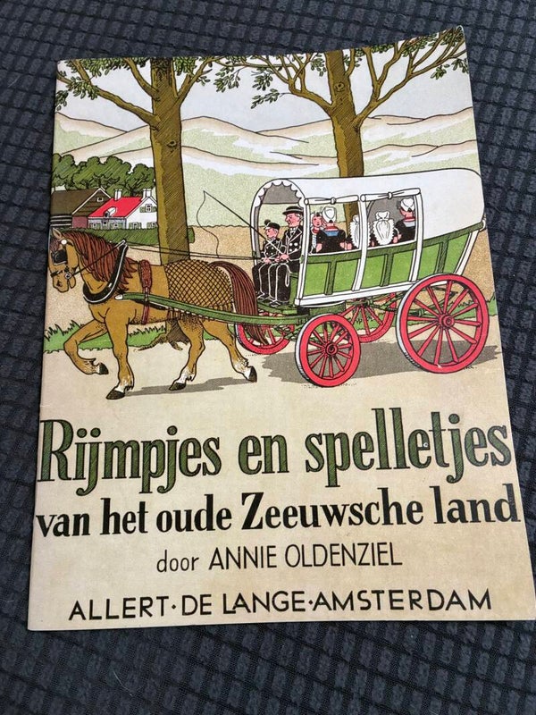 Boekje “Rijmpjes en spelletjes van het oude Zeeuwsche land” door Annie Oldenziel