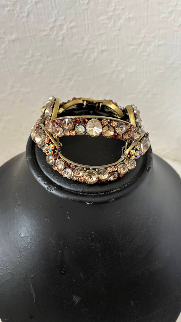 Prachtige strass armband, warme bruine steentjes, sluiting