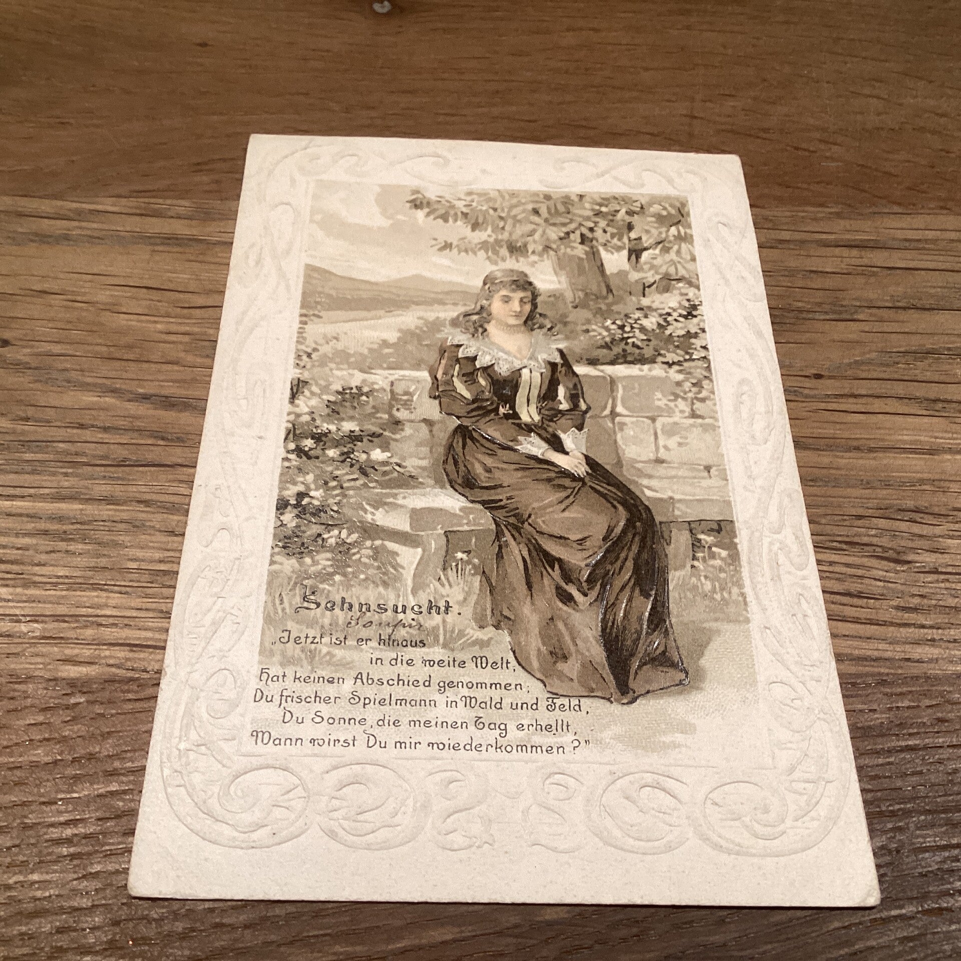 Antiek romantische kaart in reliëf, 1902, treurende geliefde