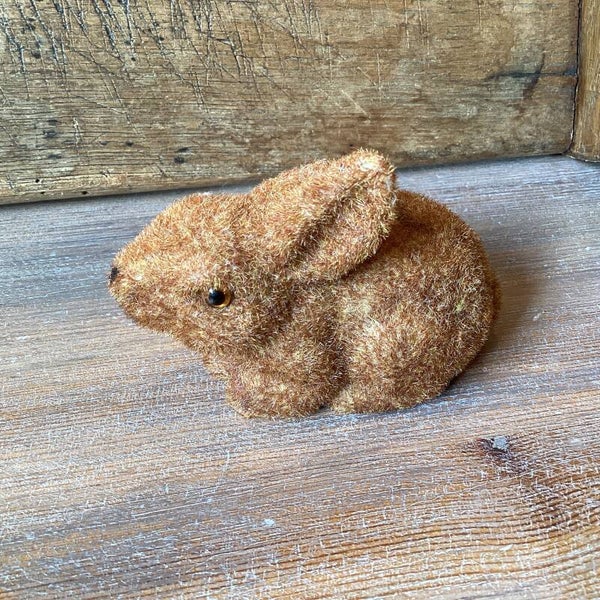 Flock haas roestbruin 8x6x5 cm