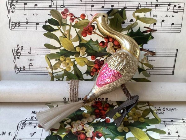 Antieke pauw gewaxt, dubbele clip, kuif, fiberstaart, gedetailleerd, 10x17 cm