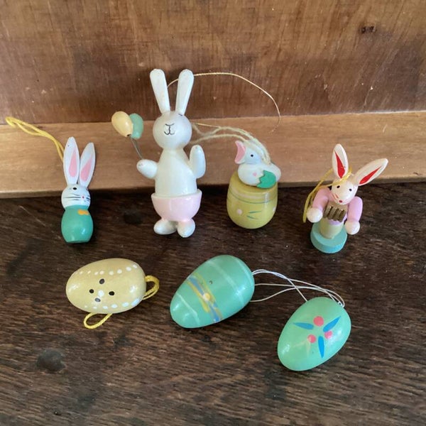 Set G met pastel geel groen houten paastakfiguren 2-7 cm hoog