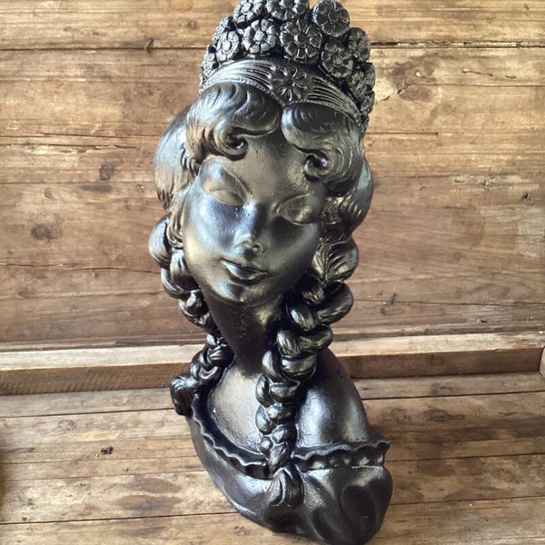 Frans betonnen beeld mooie dame 32x22x12 cm