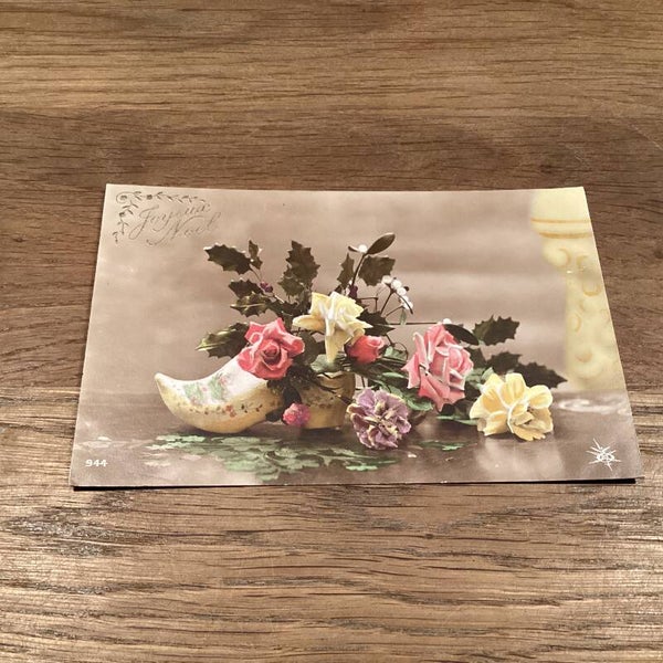Antieke kerstkaart, handbeschilderde klomp met bloemen, 1915