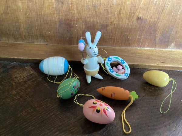 Set M met vintage houten paastakfiguren 2-7 cm