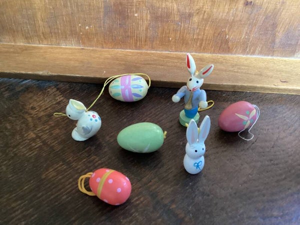 Set Q met vintage houten paastakfiguren 2-5 cm