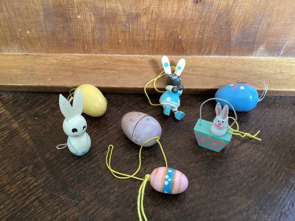 Set W met vintage houten paastakfiguren 2-5 cm