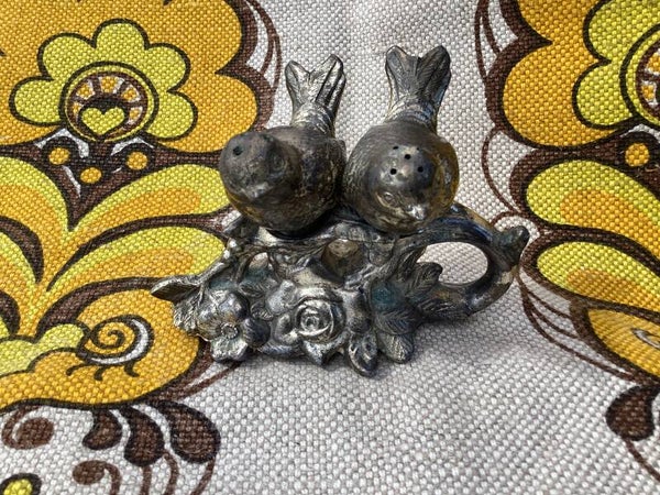 Mooi peper en zoutstel vogeltjes verzilverd op onderstel met takjes 10x8x6 cm
