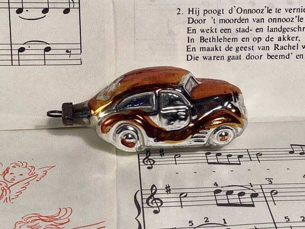 Antieke kerstbal volkswagen kever jaren 30-40 in oranje zilver, 7 cm