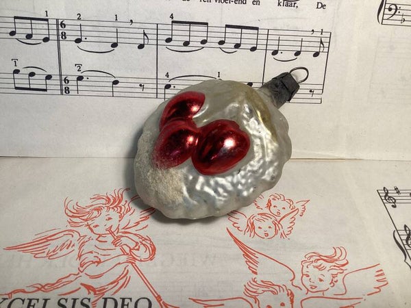 Antieke kerstbal kersen op eikenblad 8x6x4 cm