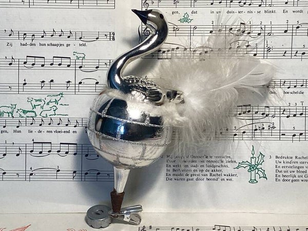 Oude kerstbal zwaan op nest op clip, 18 cm