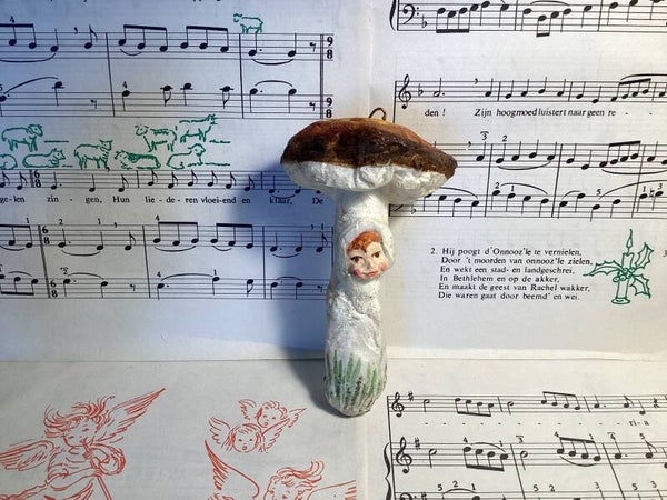 Oud wattenpopje paddenstoel met gezichtje, 11 cm