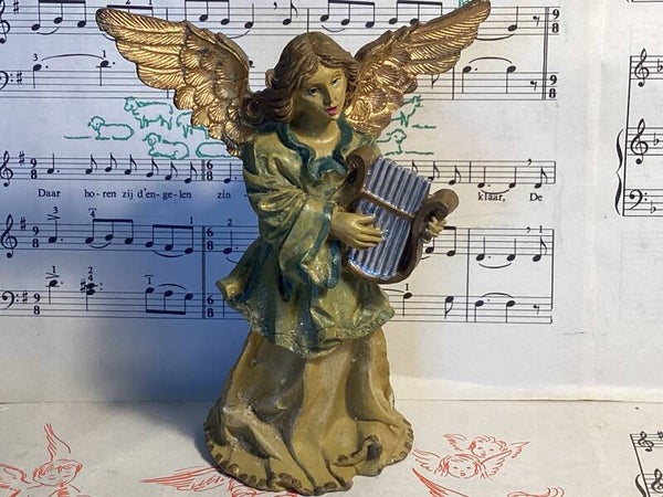 Prachtige vintage gekleurde engel 15x11x5 cm uit Italy