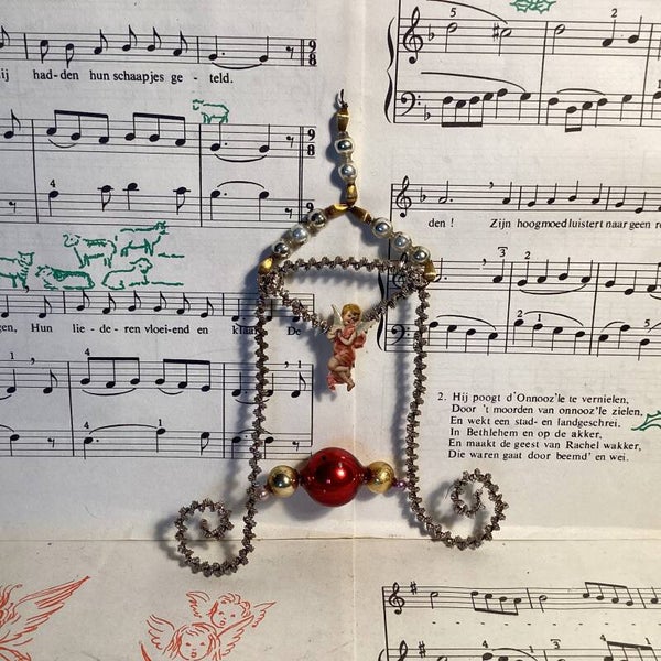 Antieke tinsel hemelpoort met oud poesieplaatje engel 12x15x2 cm