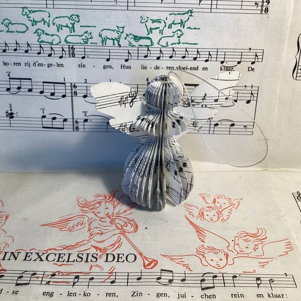 Kerst engel hanger 8 cm 3D van muzieknoten papier